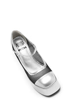 Regular Frankie Fan Fishnet Platform Heels – White