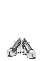 Regular Frankie Fan Fishnet Platform Heels – White