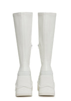 New Fans Wedge Stretch Boots – White