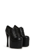 Attention Getter Oxford Shoes