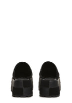 Gritty Rebel Platform Clogs – Black